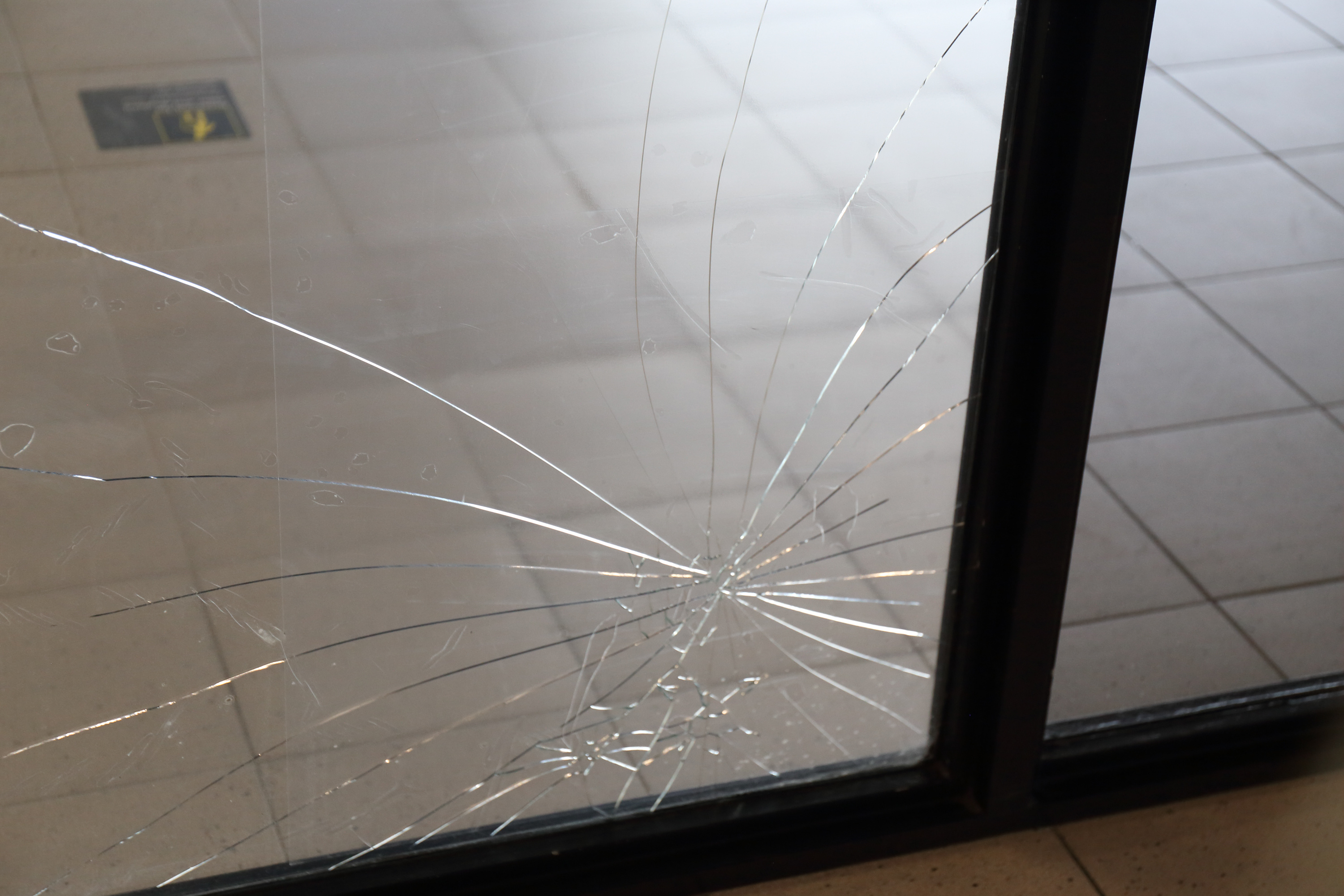 ガラス交換 名古屋市南区 | ガラス修理のご相談は修理の窓口名古屋市南区